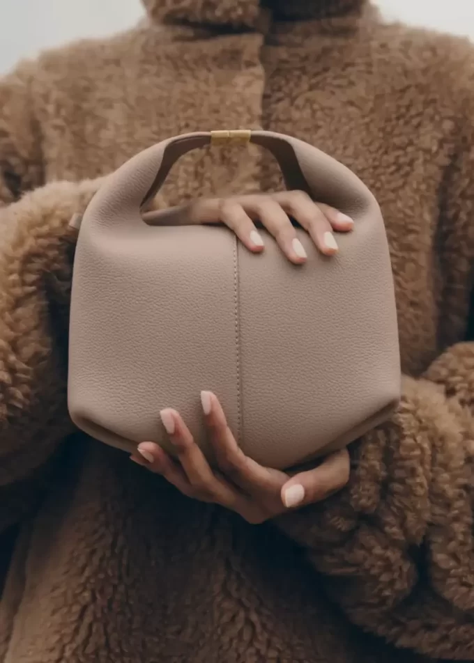 Béri Edition  Textured Taupe