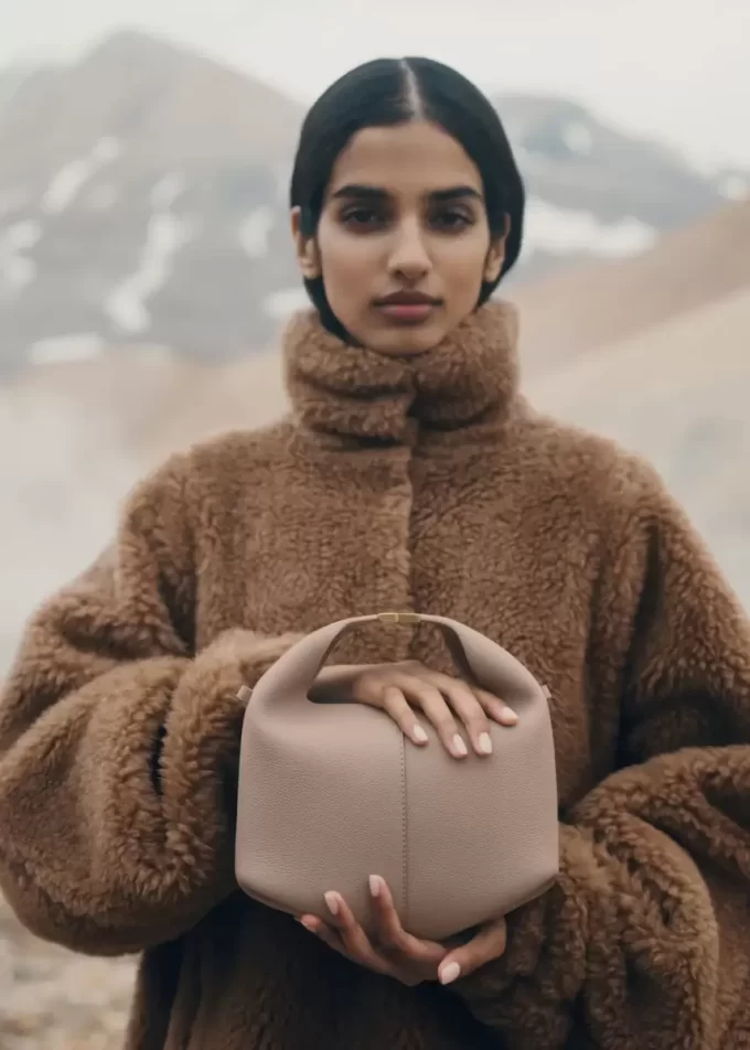 Béri Edition  Textured Taupe