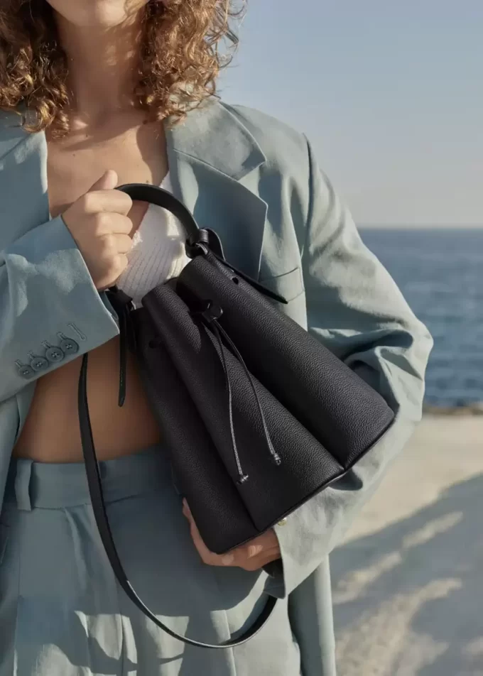 Numéro Huit Edition Textured Black Numéro Huit Edition Textured Black