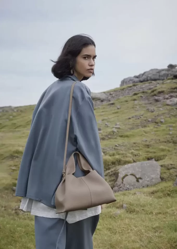 Numéro Neuf Edition  Textured Taupe