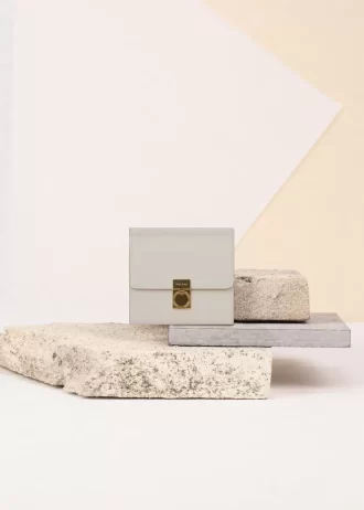 Numéro Sept Wallet Edition Textured Chalk Numéro Sept Wallet Edition Textured Chalk