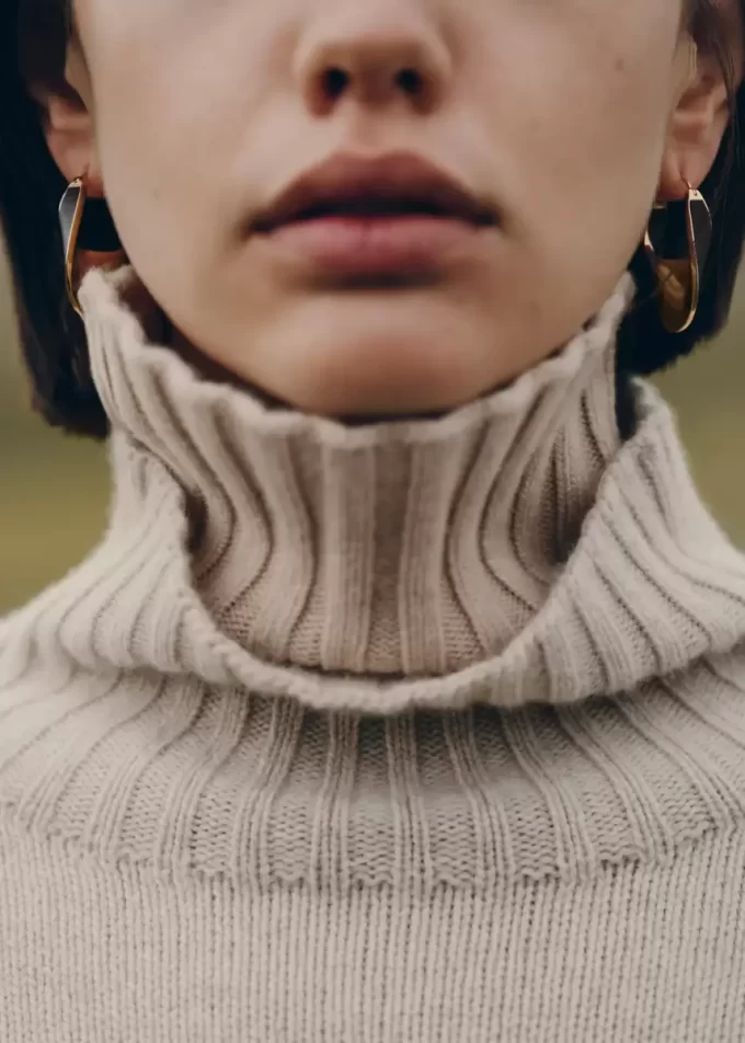 Éole Slim Hoop Earrings Edition Black Leather Éole Slim Hoop Earrings Edition Black Leather